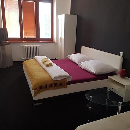 Hotel Koruna Rožnov pod Radhoštěm 外观 照片