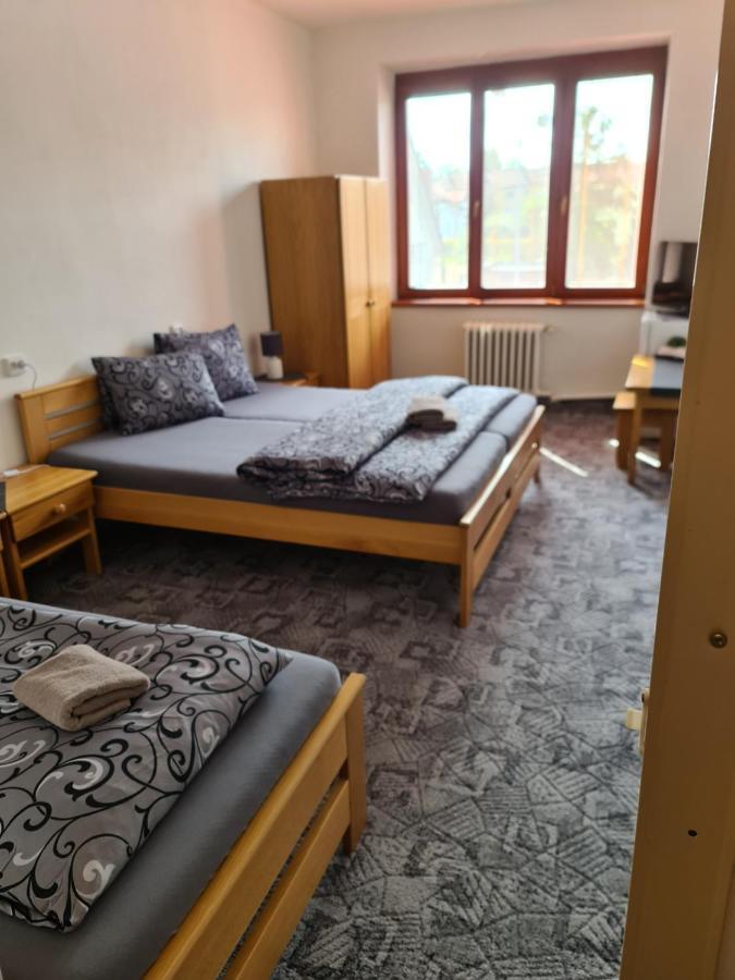 Hotel Koruna Rožnov pod Radhoštěm 外观 照片