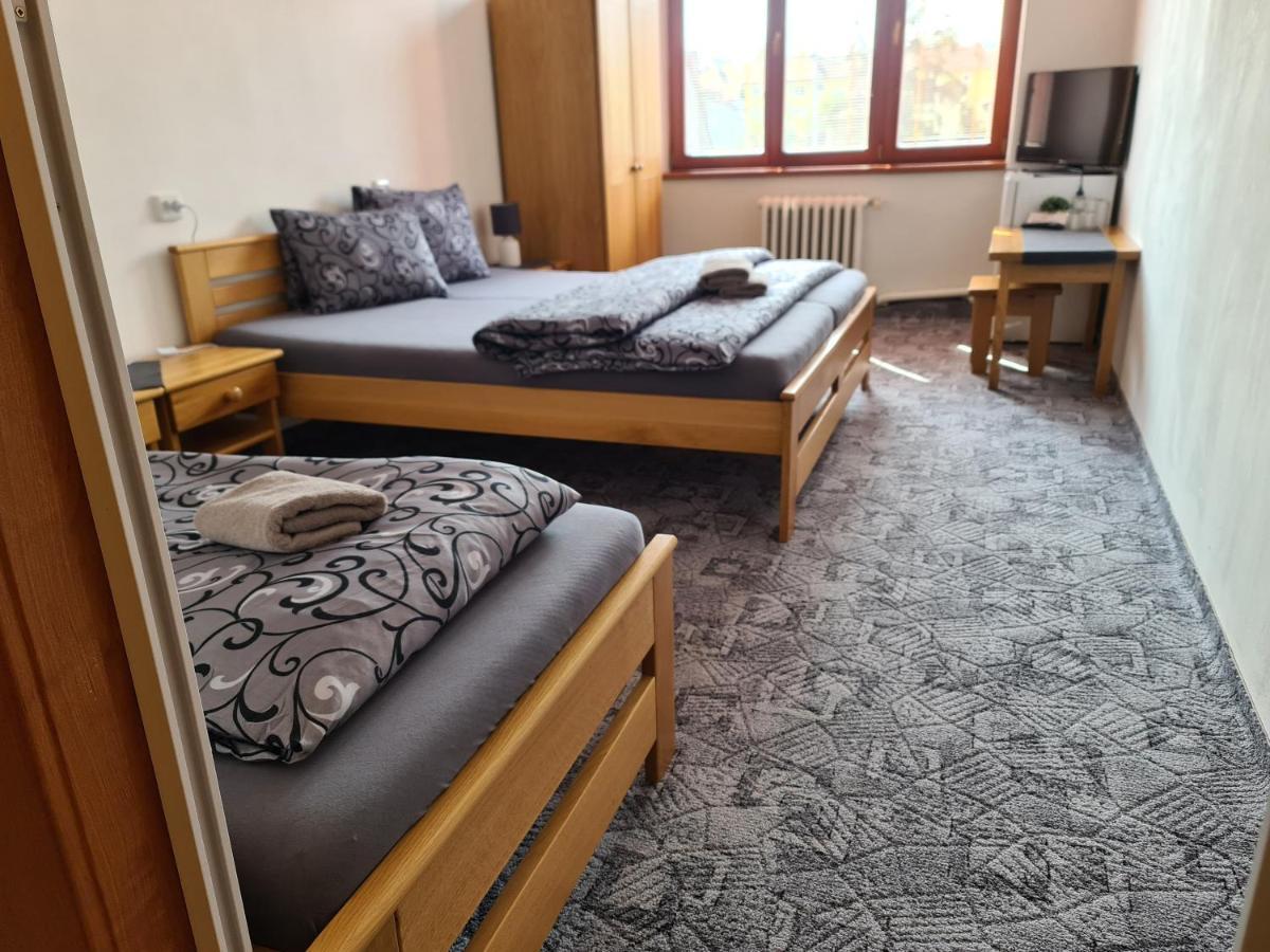 Hotel Koruna Rožnov pod Radhoštěm 外观 照片