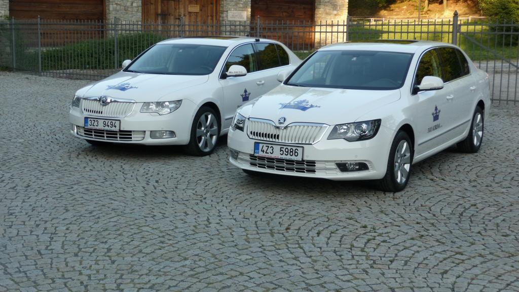 Hotel Koruna Rožnov pod Radhoštěm 外观 照片