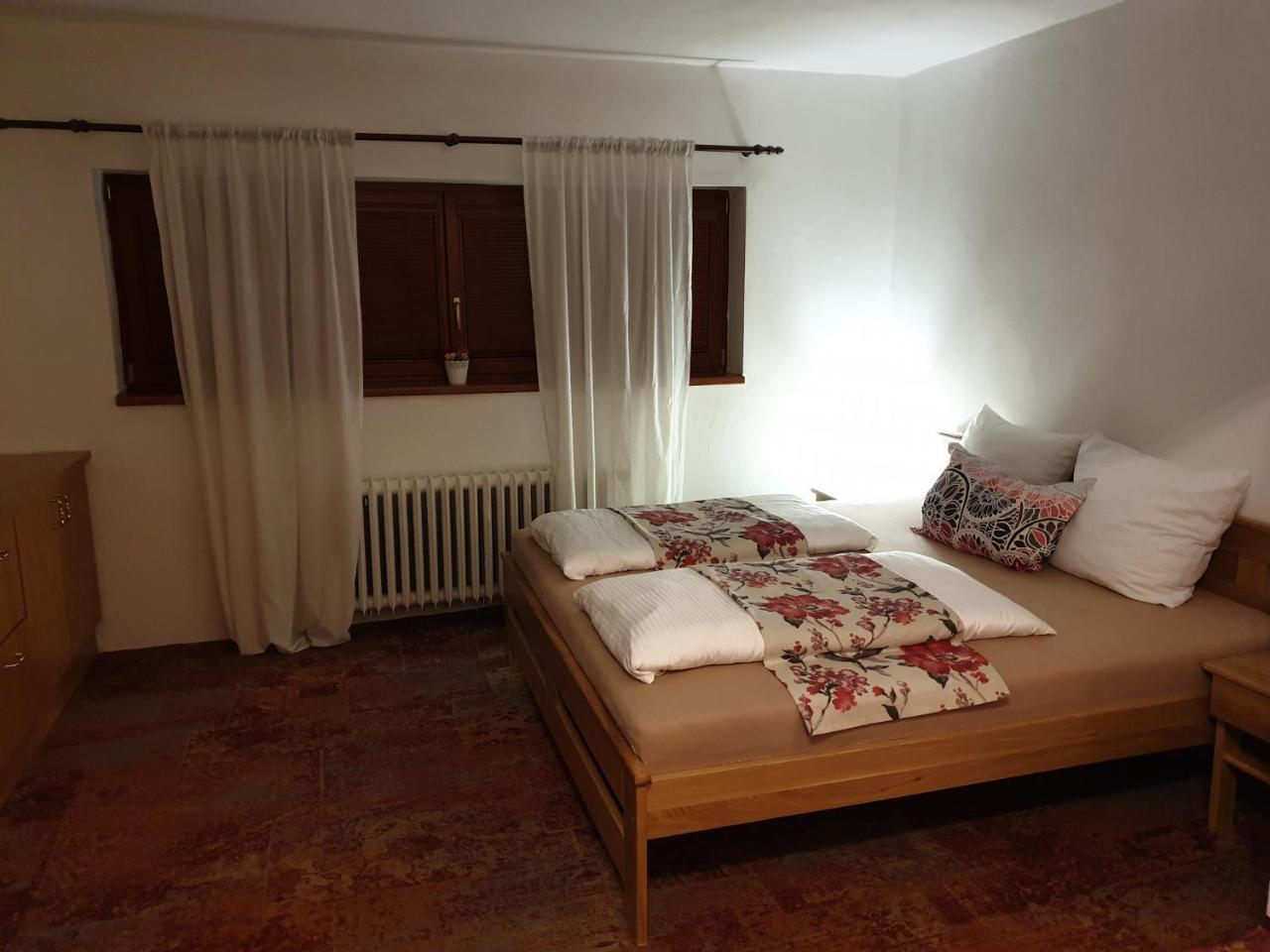 Hotel Koruna Rožnov pod Radhoštěm 外观 照片