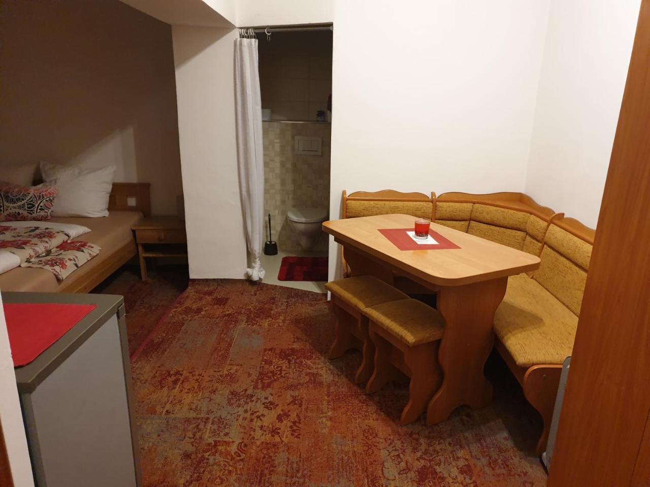 Hotel Koruna Rožnov pod Radhoštěm 外观 照片